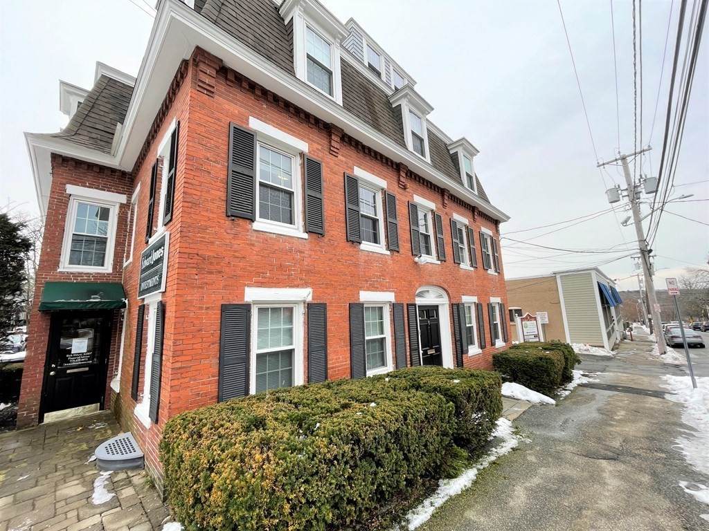12 Essex Street - Photo 1