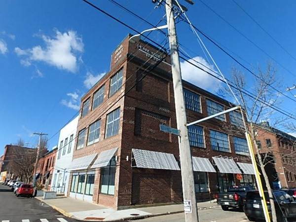 304 Pearl St - Photo 1