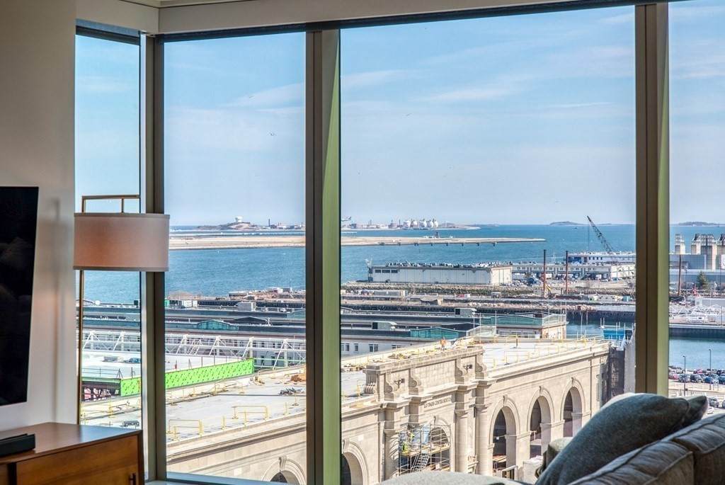 133 Seaport Boulevard - Photo 1