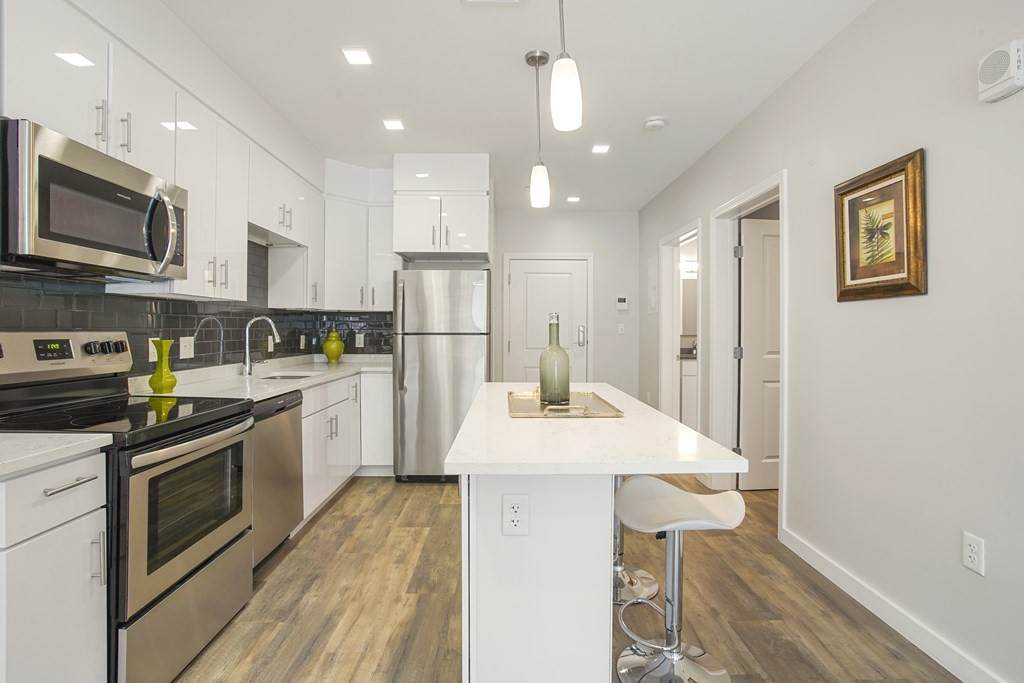 10 Essex St. - Photo 1