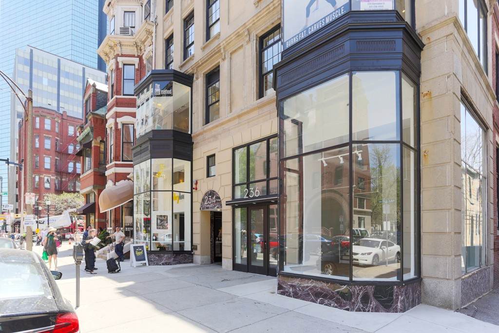 234 Clarendon Street - Photo 1