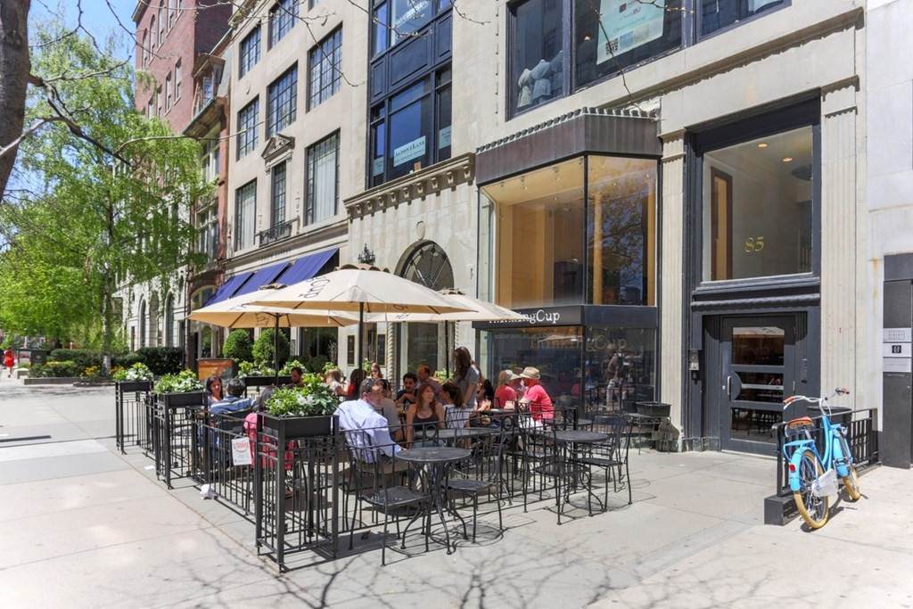 85 Newbury - Photo 1