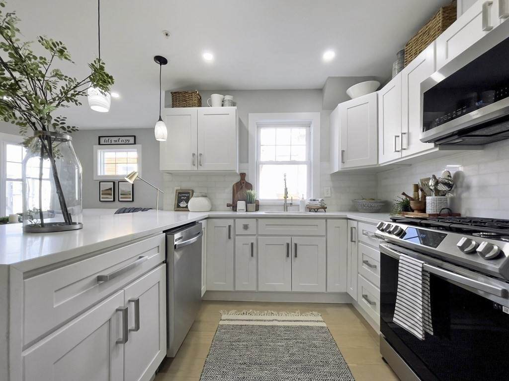 679 Columbia Rd - Photo 1