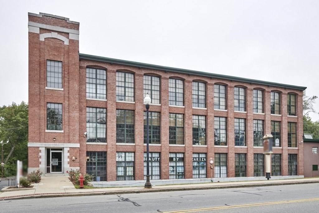 225 Broadway - Photo 1