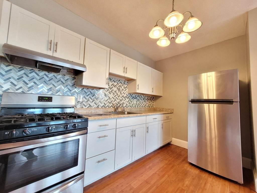 338 Warren - Photo 1