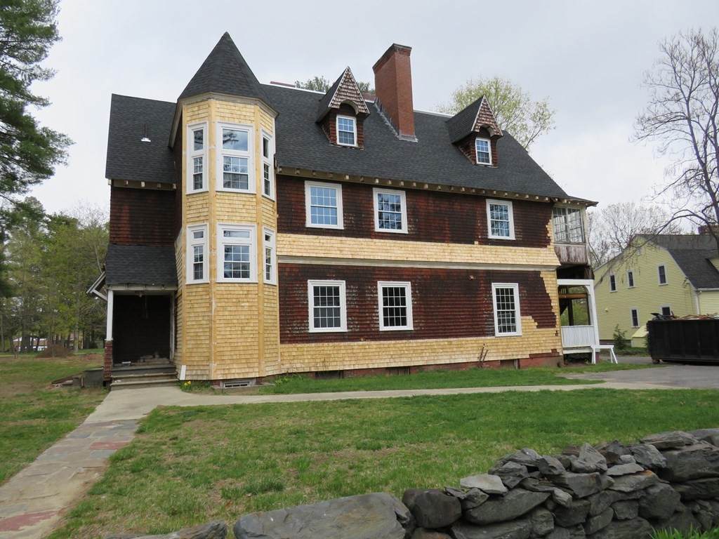 375 Main St - Photo 1