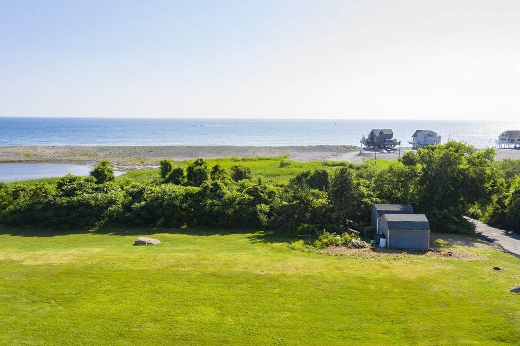 121 Mann Hill Rd - Photo 1