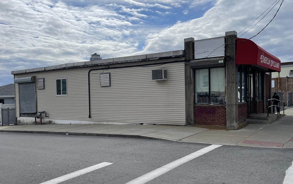 363 Revere St - Photo 1