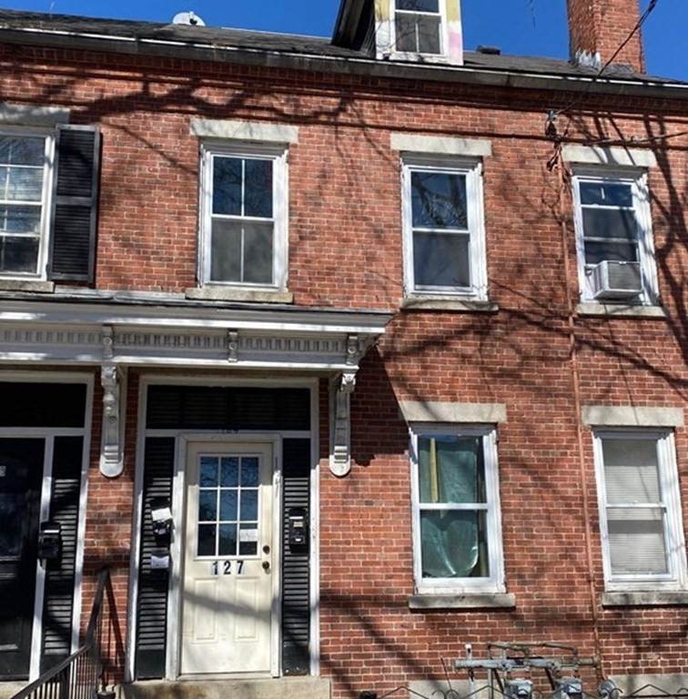 127 Garden St - Photo 1