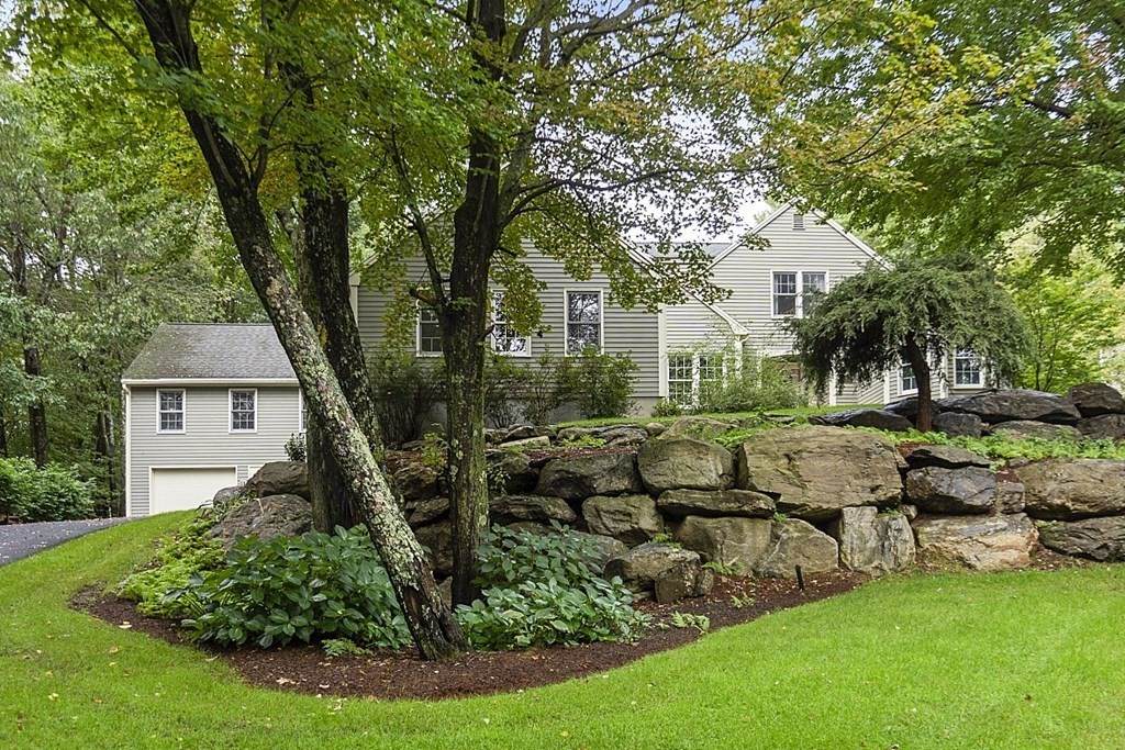 66 Lexington Cir - Photo 1