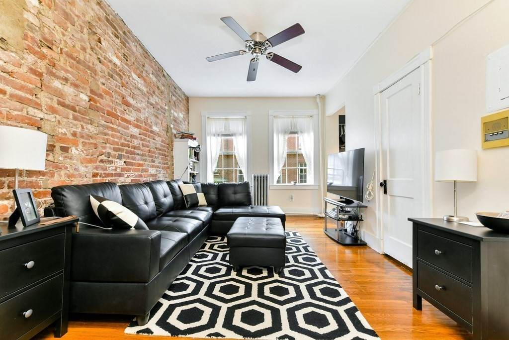 23 Temple St - Photo 1