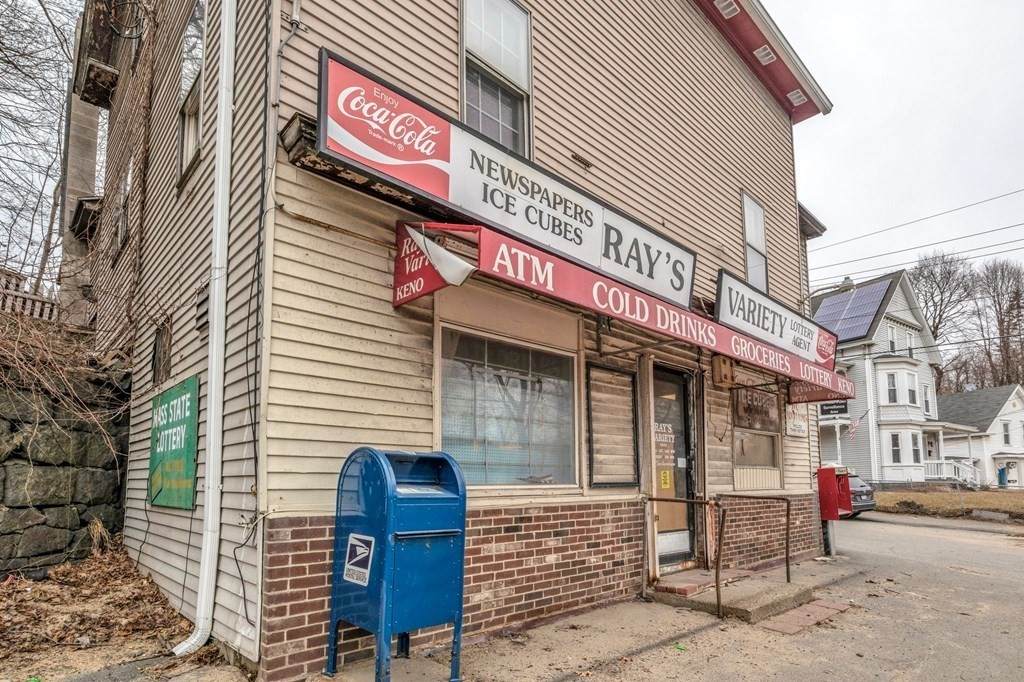 767 River St - Photo 1