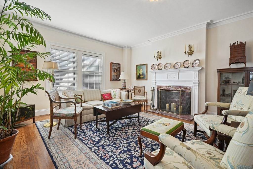 90 Commonwealth Avenue - Photo 1