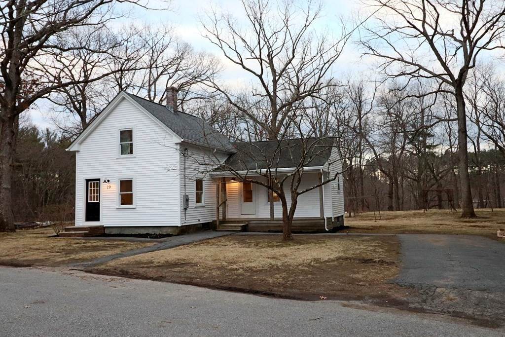 19 Tolman Ave - Photo 1