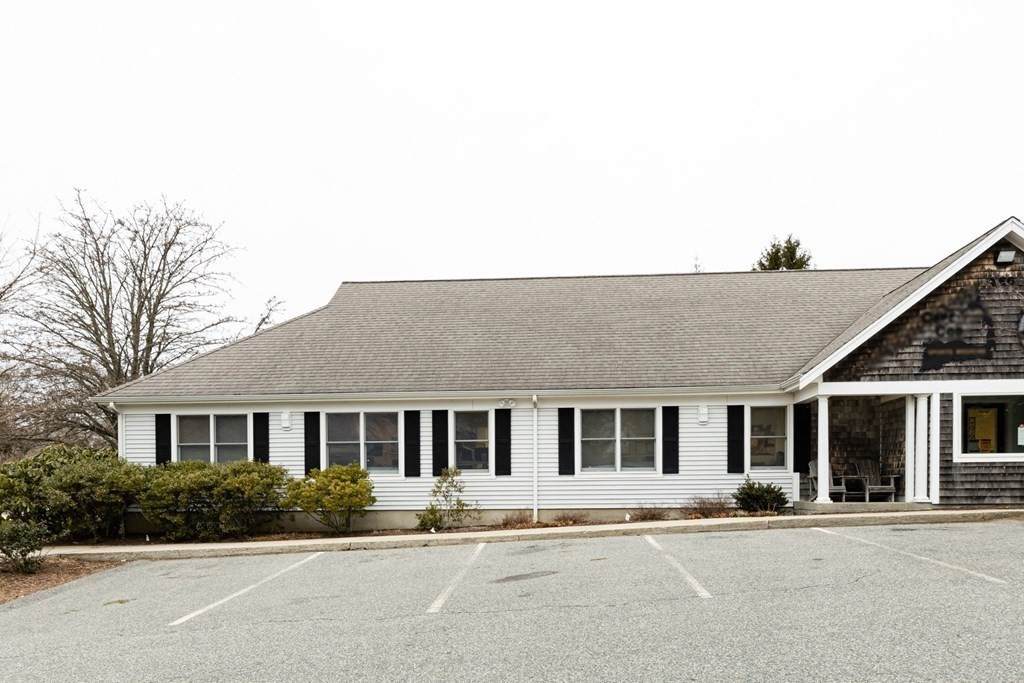 360 Gifford St - Photo 1