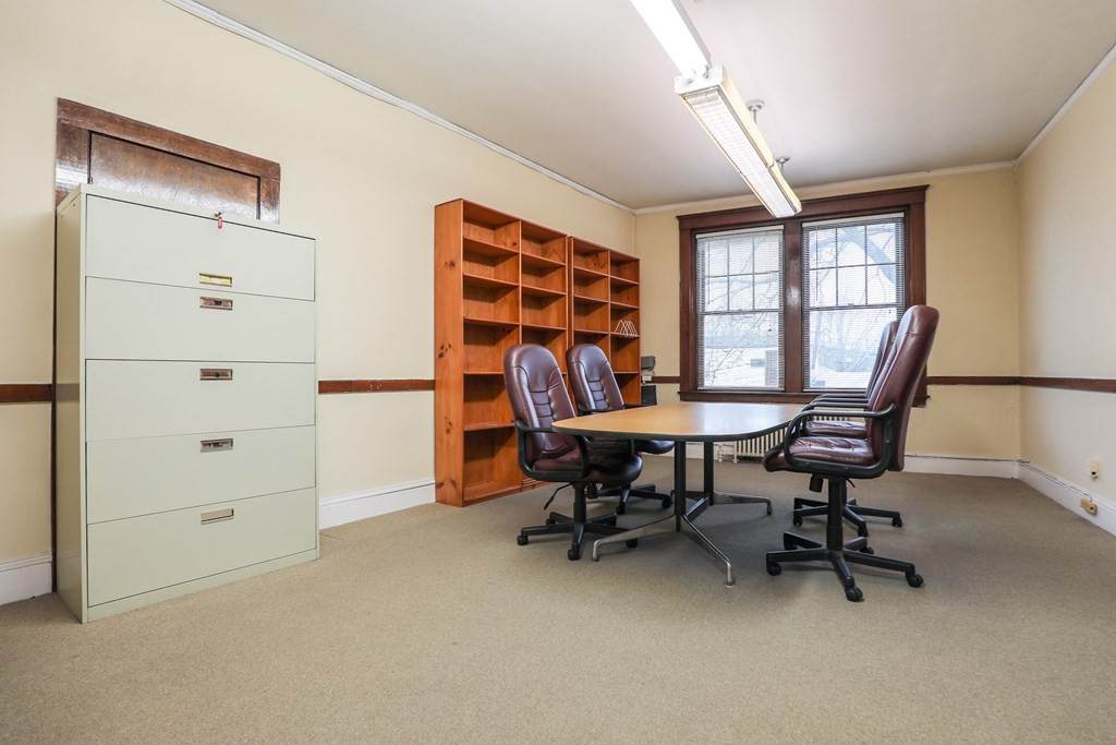 10 Mount Auburn St - Photo 1