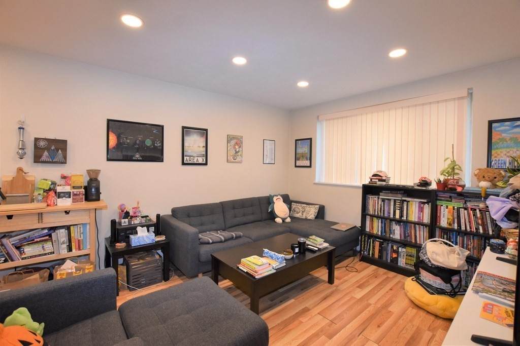33 Cogswell Ave - Photo 1