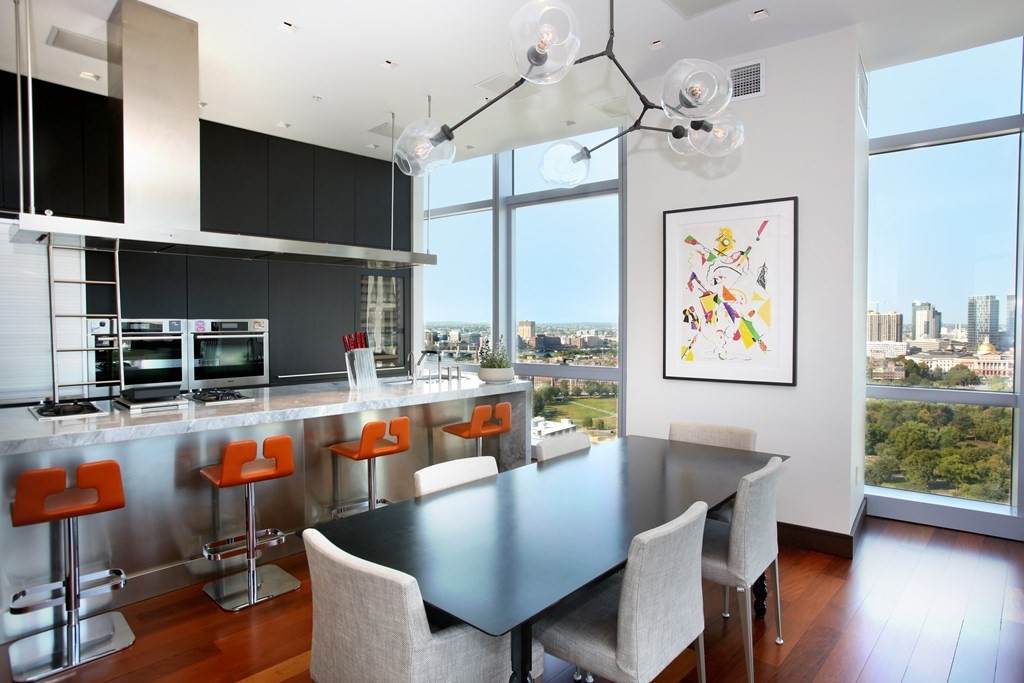 110 Stuart St - Photo 1