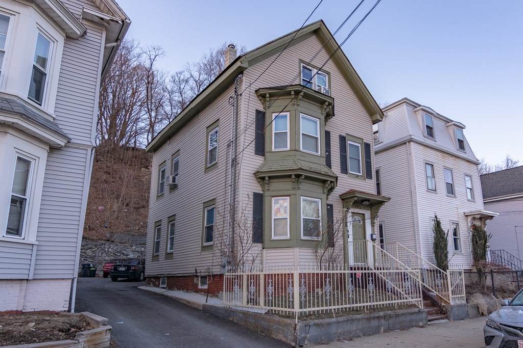 193 River St - Photo 1