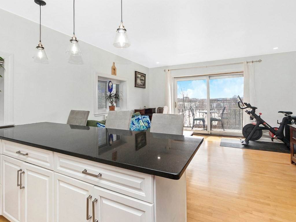 386 E 8Th St - Photo 1