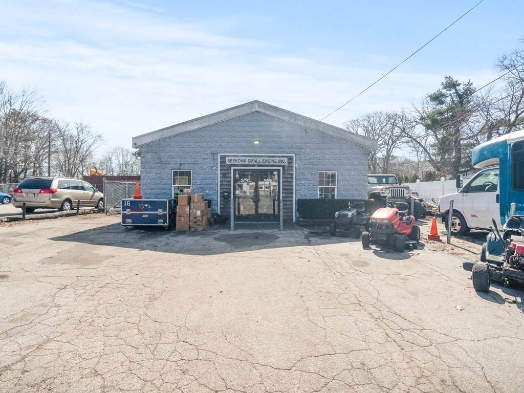 465 Taunton Ave - Photo 1