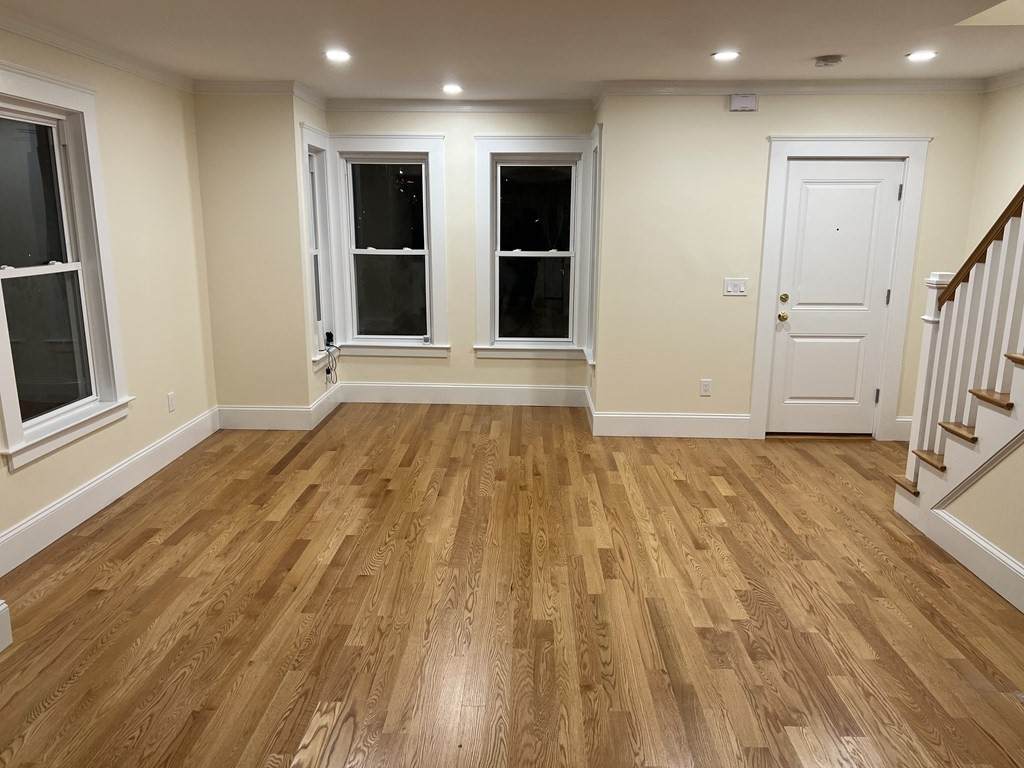 54 Webster St - Photo 1