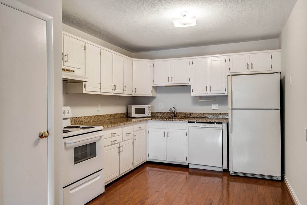 11 Cogswell Avenue - Photo 1