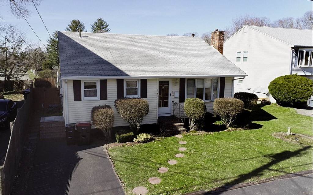 106 Ferris Ave - Photo 1
