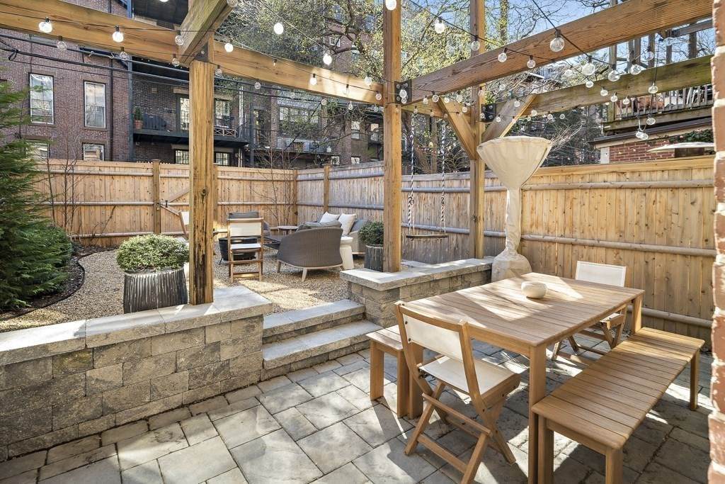 24 Dwight St - Photo 1