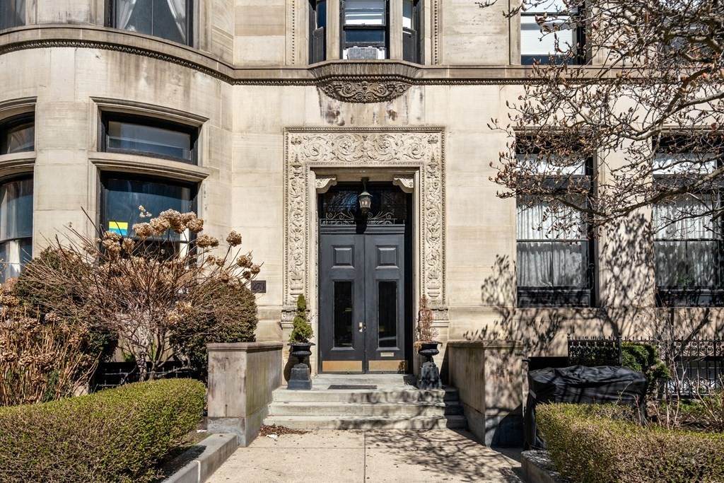273 Commonwealth Ave - Photo 1
