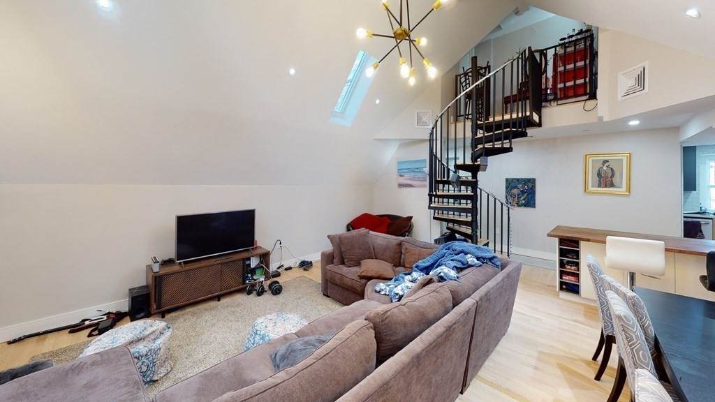 15 Lanark Rd - Photo 1