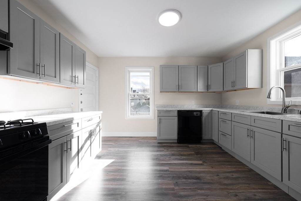 746 Broadway - Photo 1