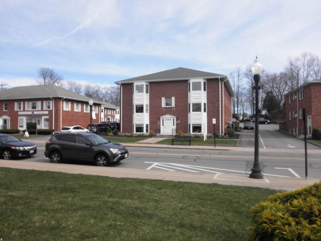 779 Washington - Photo 1
