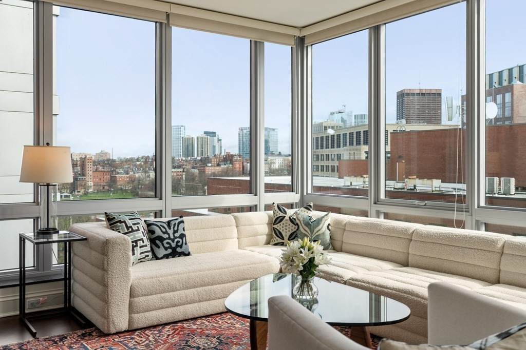 1 Charles St S - Photo 1