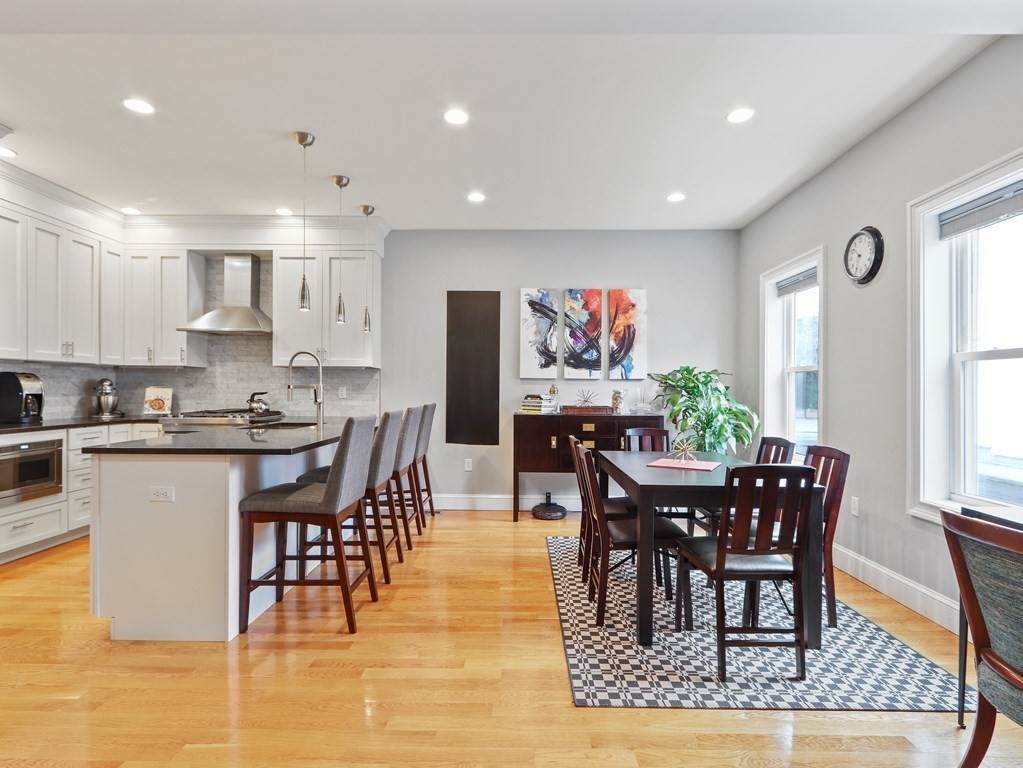 18 Carpenter St - Photo 1
