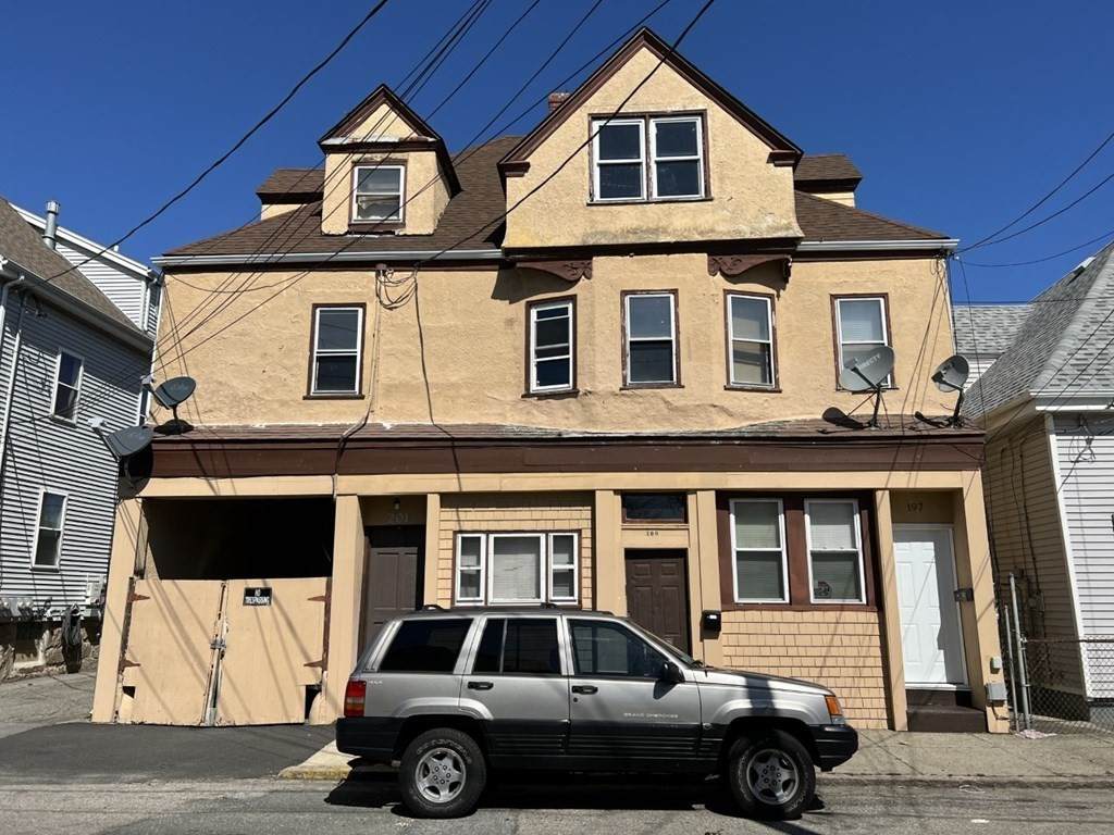 199-201 Blackmer St - Photo 1