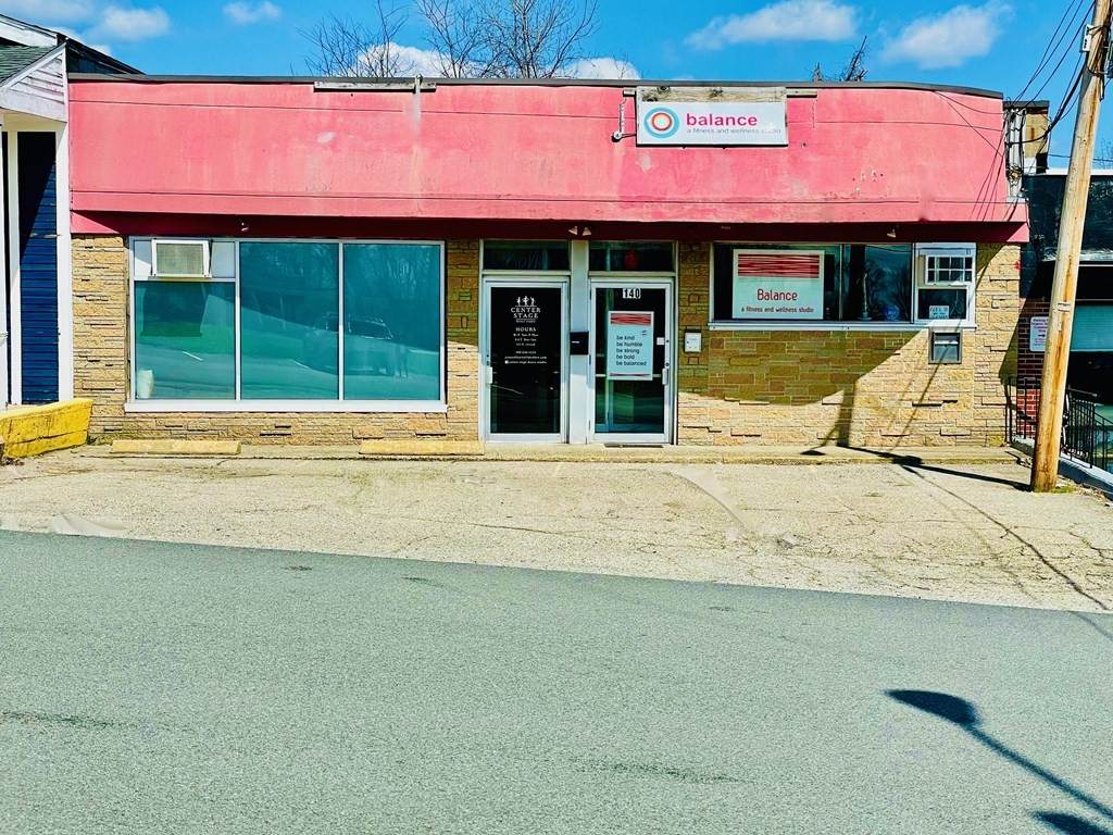 140 Slades Ferry Ave - Photo 1