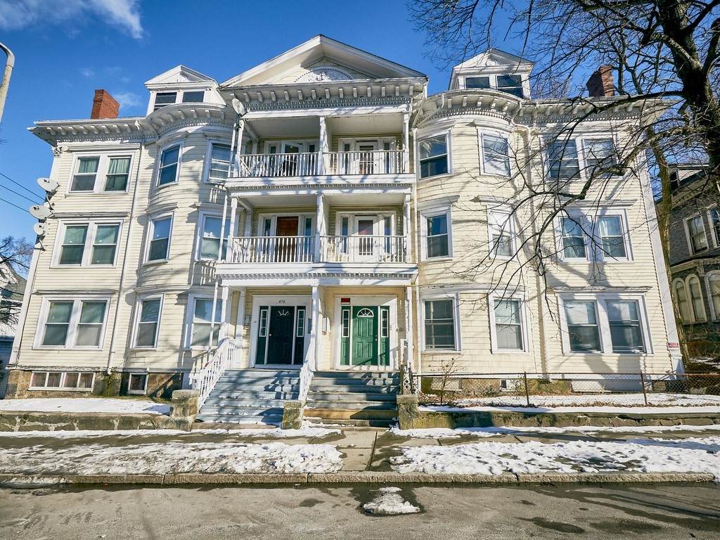472 Warren St - Photo 1