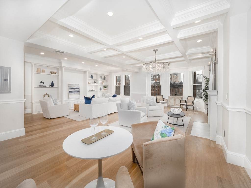 341 Commonwealth Ave - Photo 1