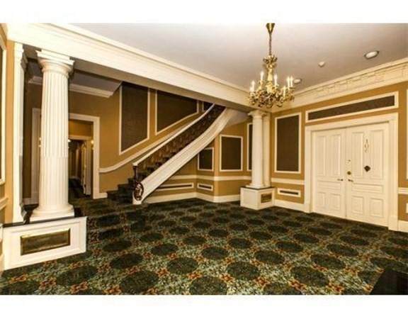 280 Commonwealth Ave - Photo 1