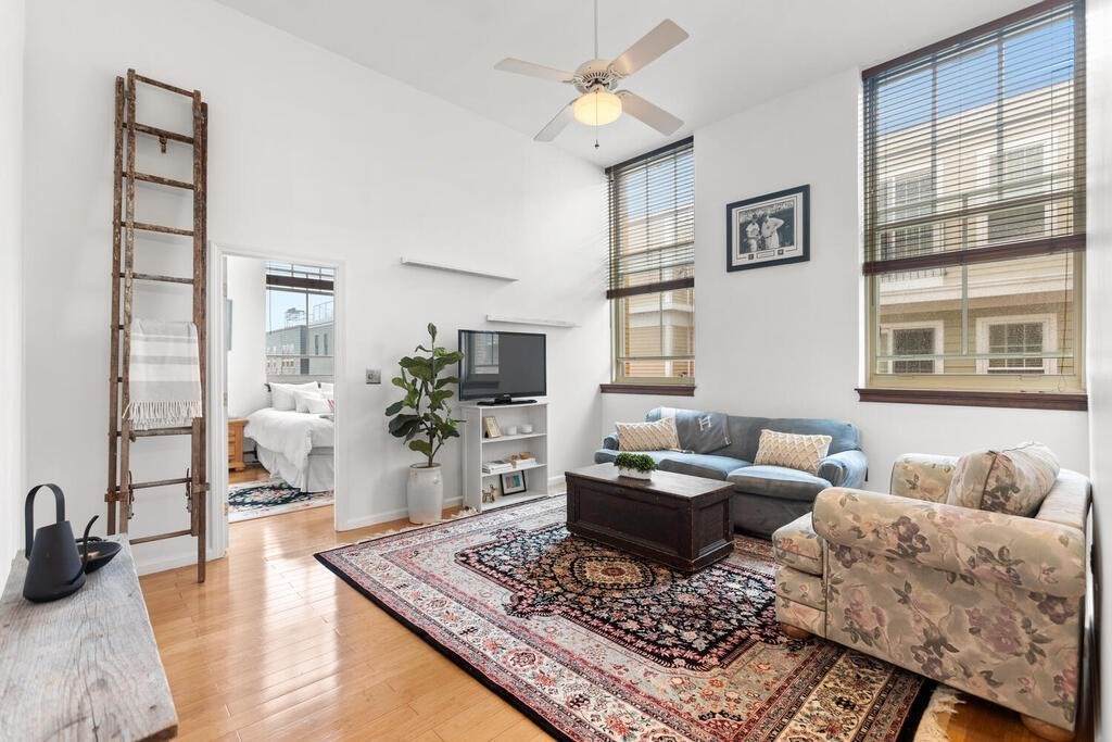 350 W 4th St - Photo 1