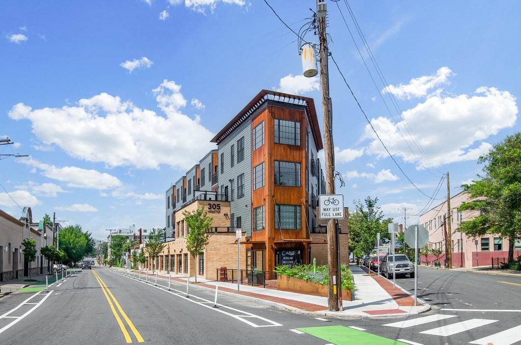 305 Webster Ave - Photo 1