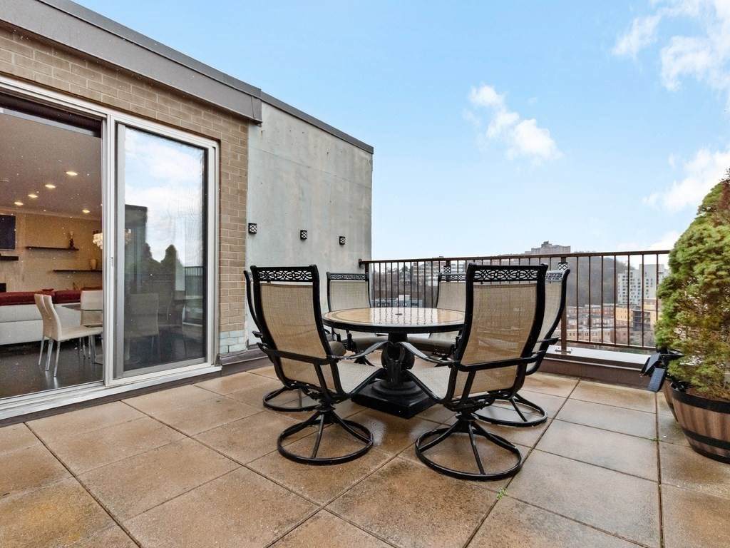 33 Pond Ave - Photo 1