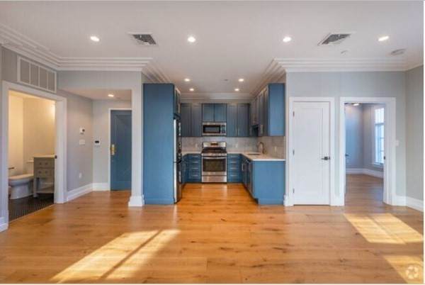 1467 Tremont - Photo 1