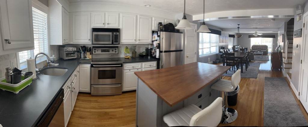 140 Quincy Shore Dr - Photo 1