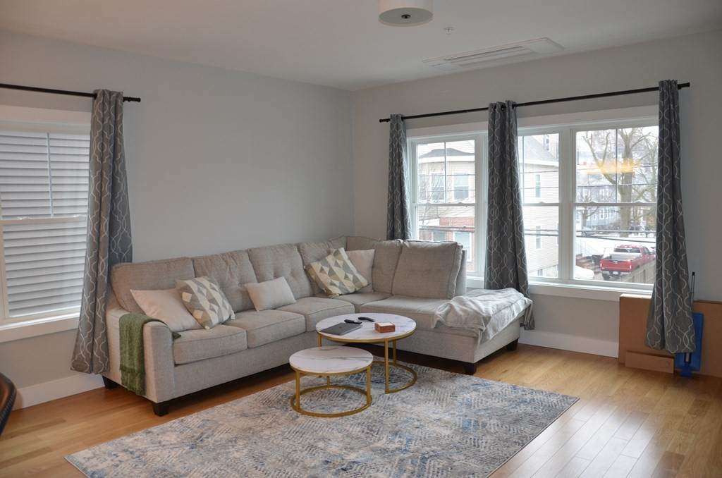 87 Madison Ave - Photo 1