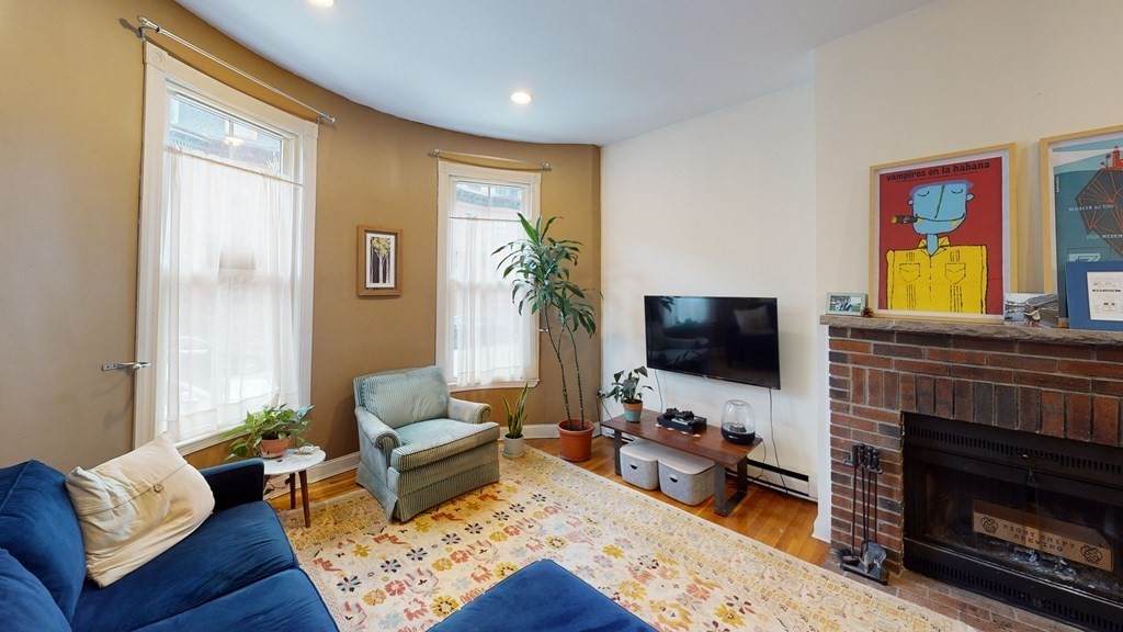 103 E Brookline St - Photo 1