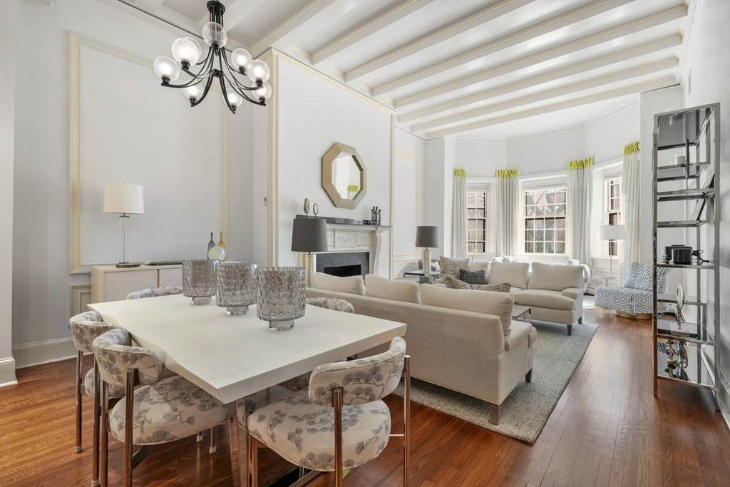 113 Commonwealth Ave - Photo 1