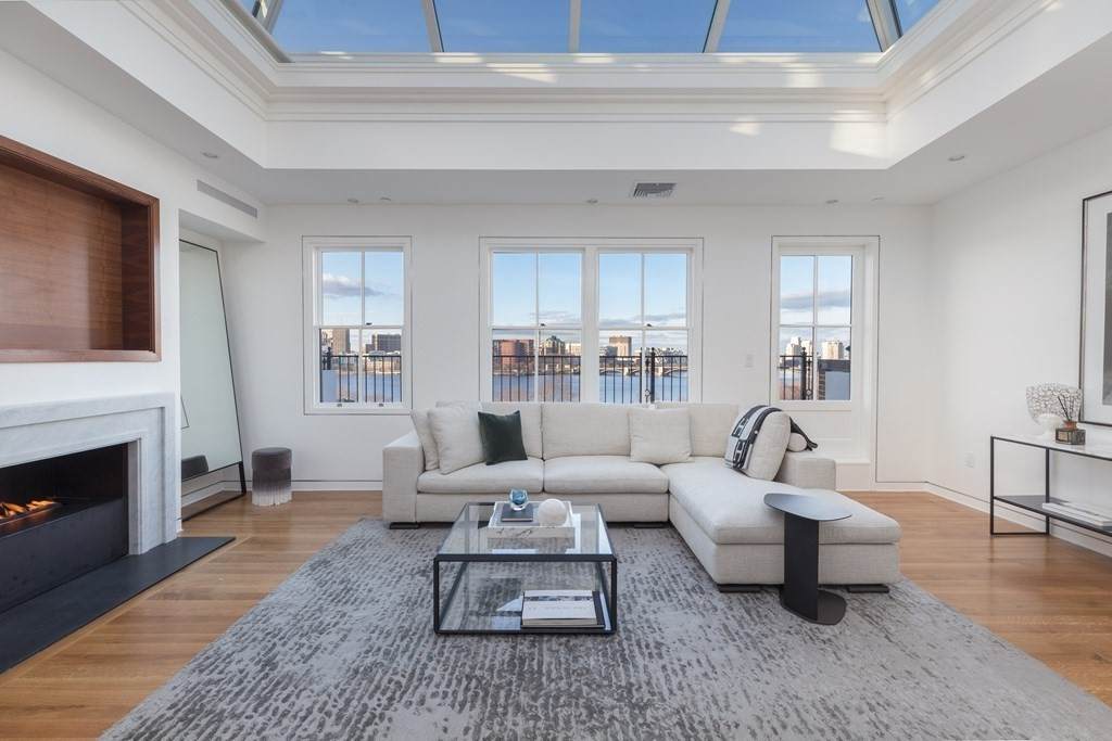 142 Beacon - Photo 1