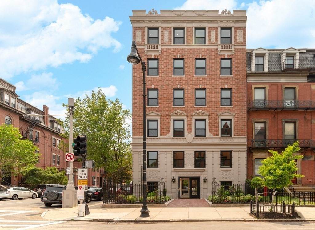 401 Beacon Street - Photo 1